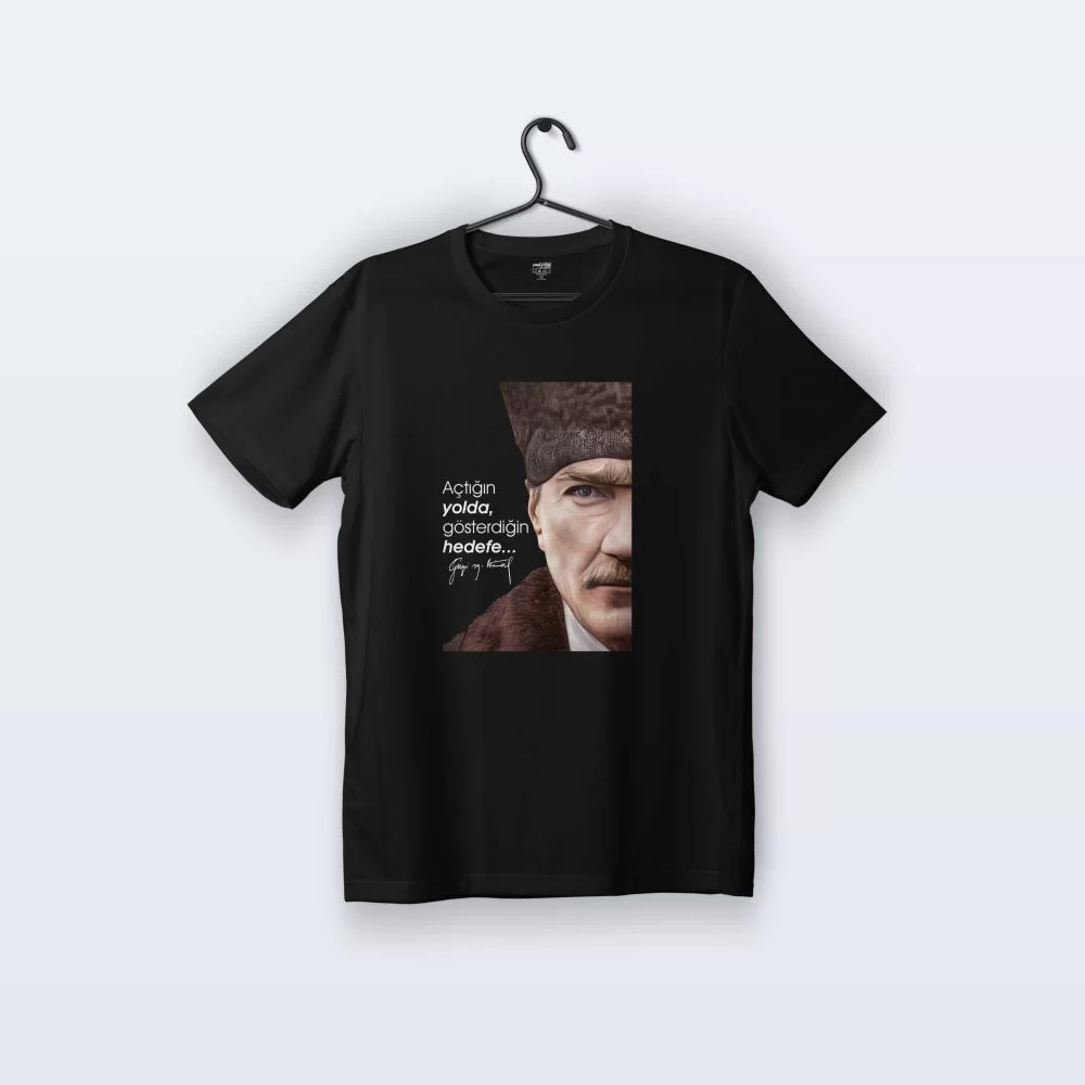Gazi Mustafa Kemal Atatürk Baskılı Siyah Tişört